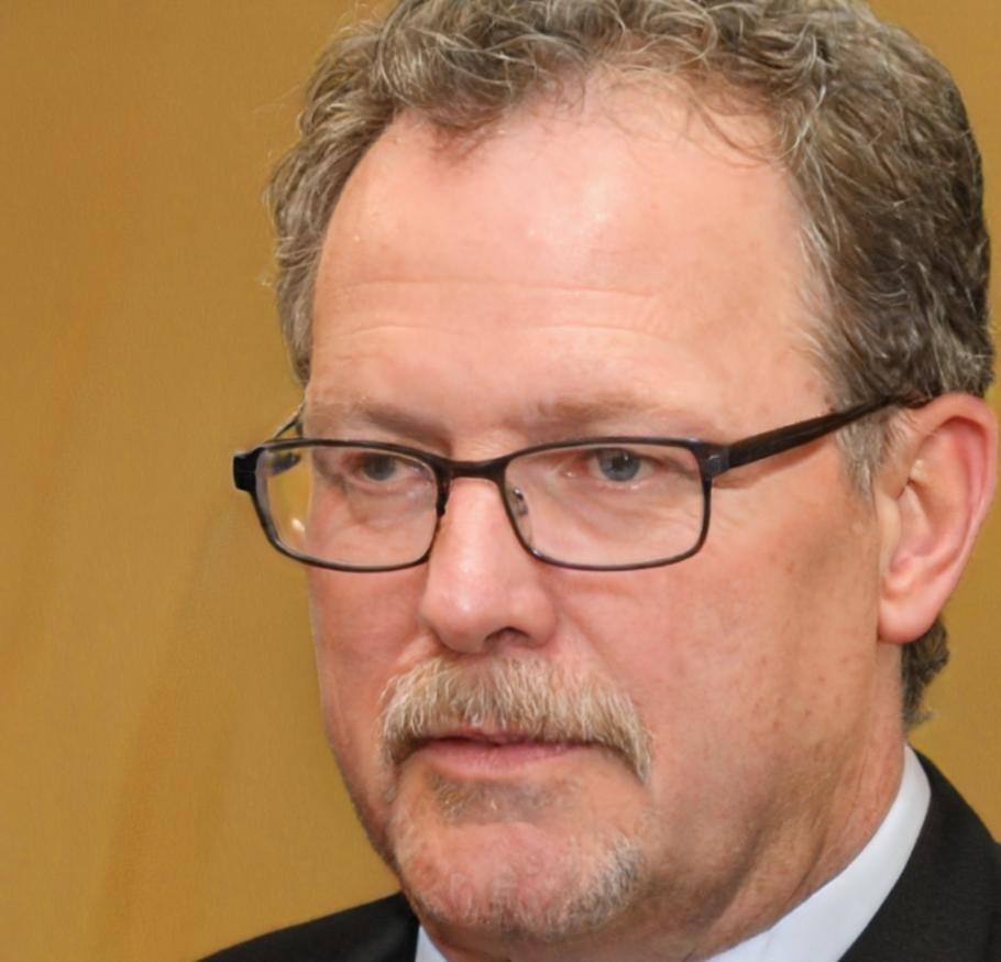 Quintin Hathaway, Senior Financial Analyst